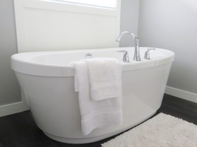bathtub-2485957_640